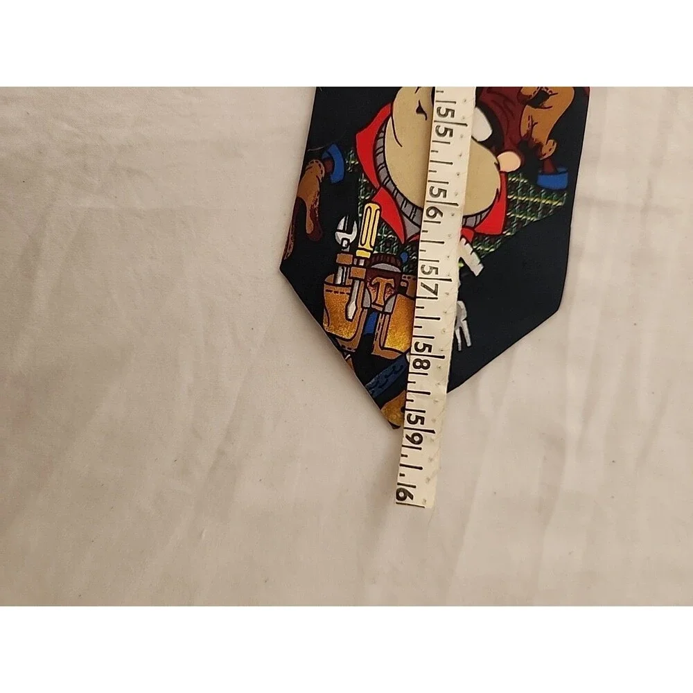 Vintage 90’s Looney Tunes Mania Carpenter Taz, Bugs Bunny & Wiley Coyote NeckTie